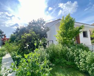 Jardí de Casa o xalet en venda en Paterna amb Jardí privat, Terrassa i Traster