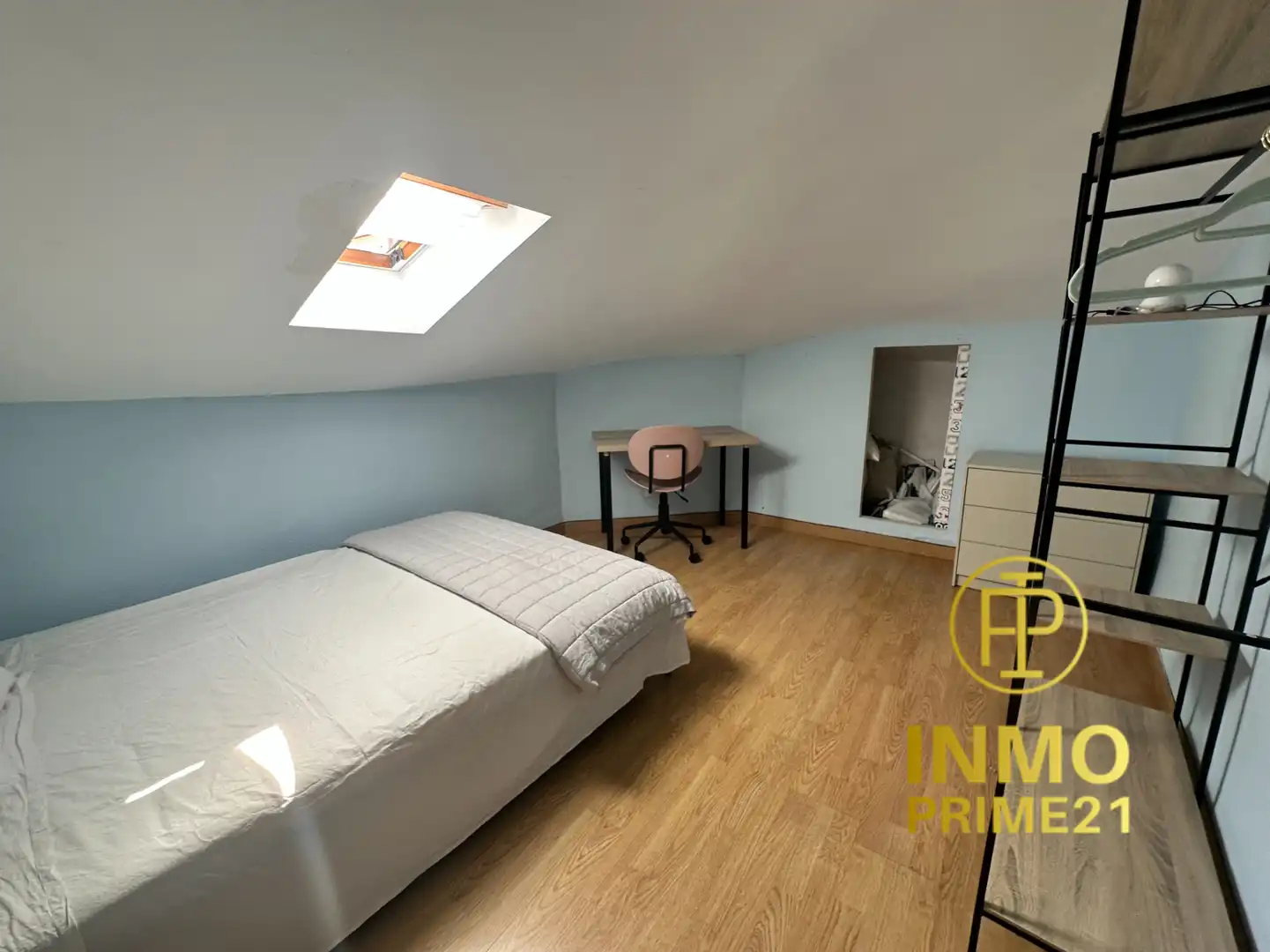 Schlafzimmer von Dachboden zur Miete in Santander