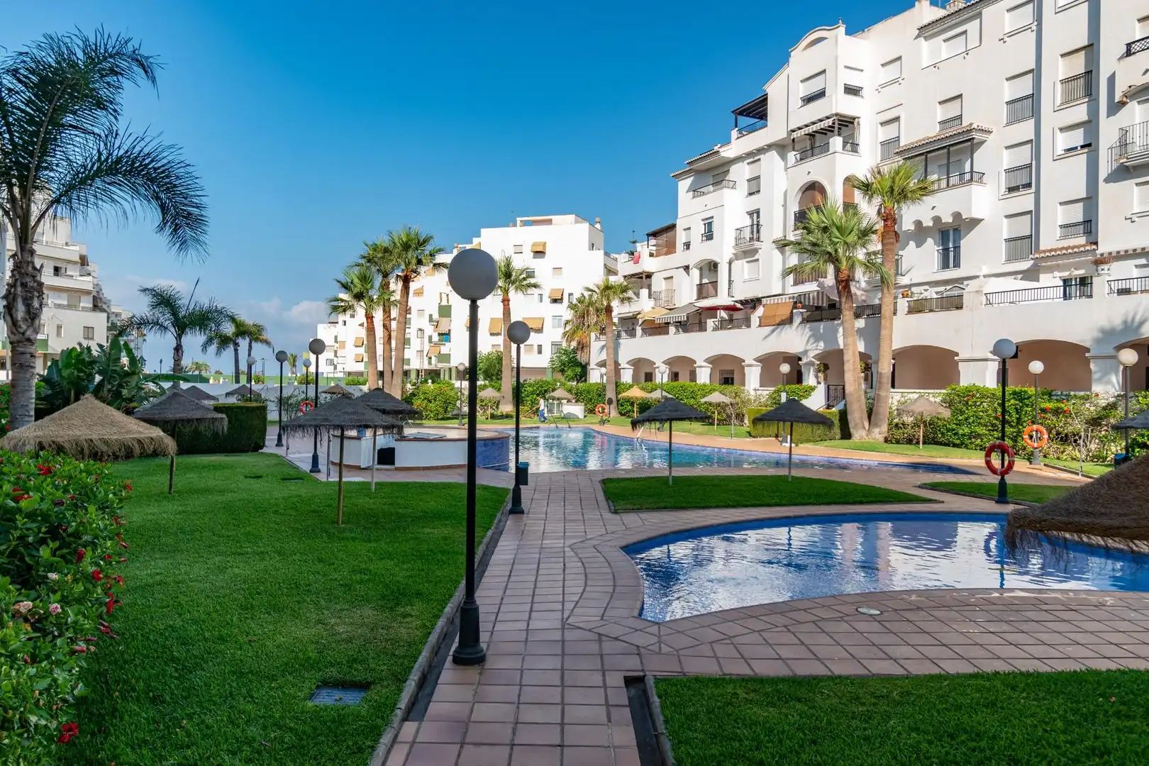 Exterior view of Flat for sale in Salobreña  with Private garden, Terrace and Furnished