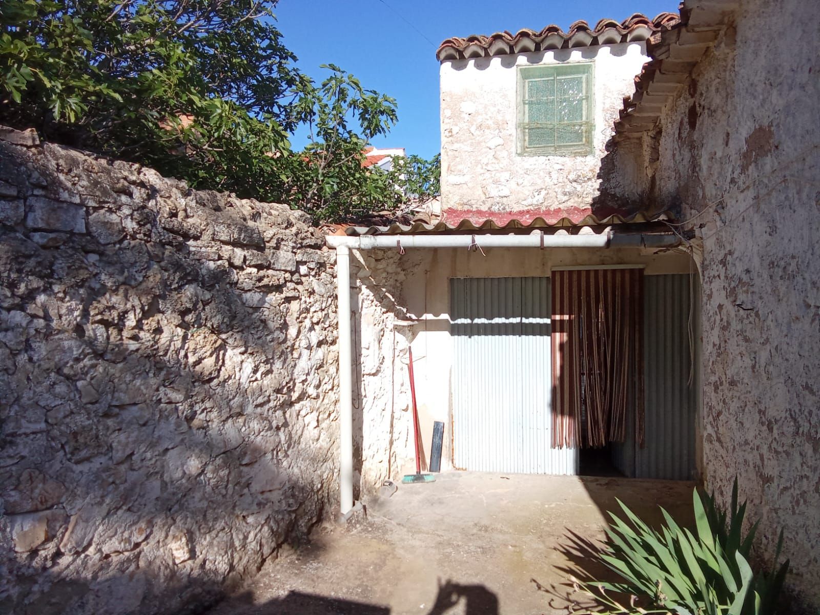 Vista exterior de Casa o xalet en venda en Robledo