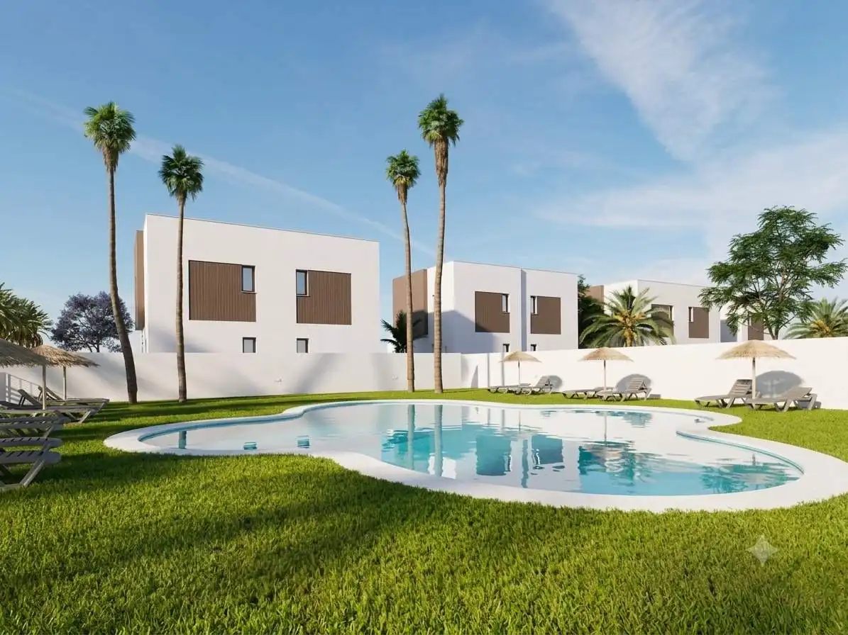 Chalet con piscina en venta en La Marina