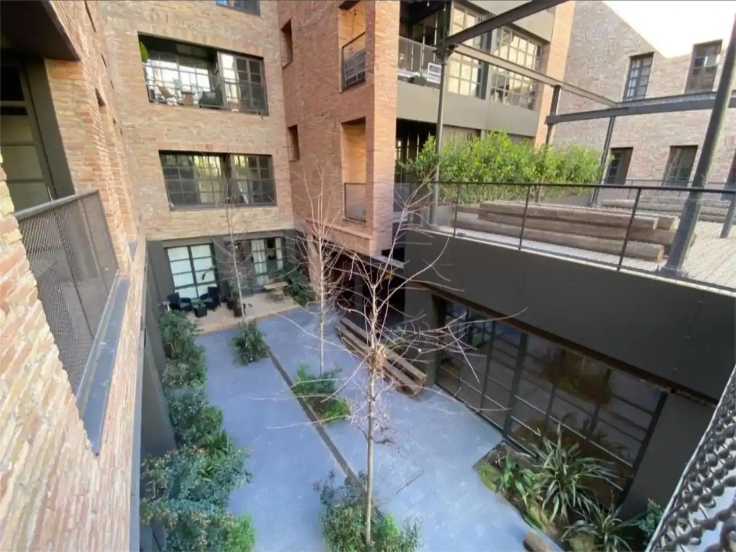 Außenansicht von Wohnung zur Miete in  Barcelona Capital mit Klimaanlage, Schwimmbad und Balkon