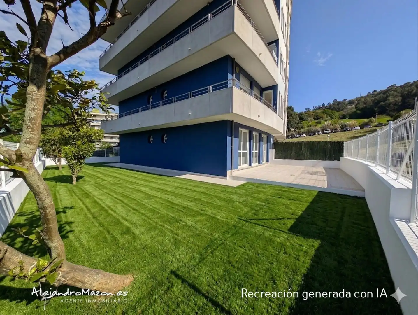 Vista exterior de Piso en venta en Castro-Urdiales con Calefacción, Jardín privado y Terraza