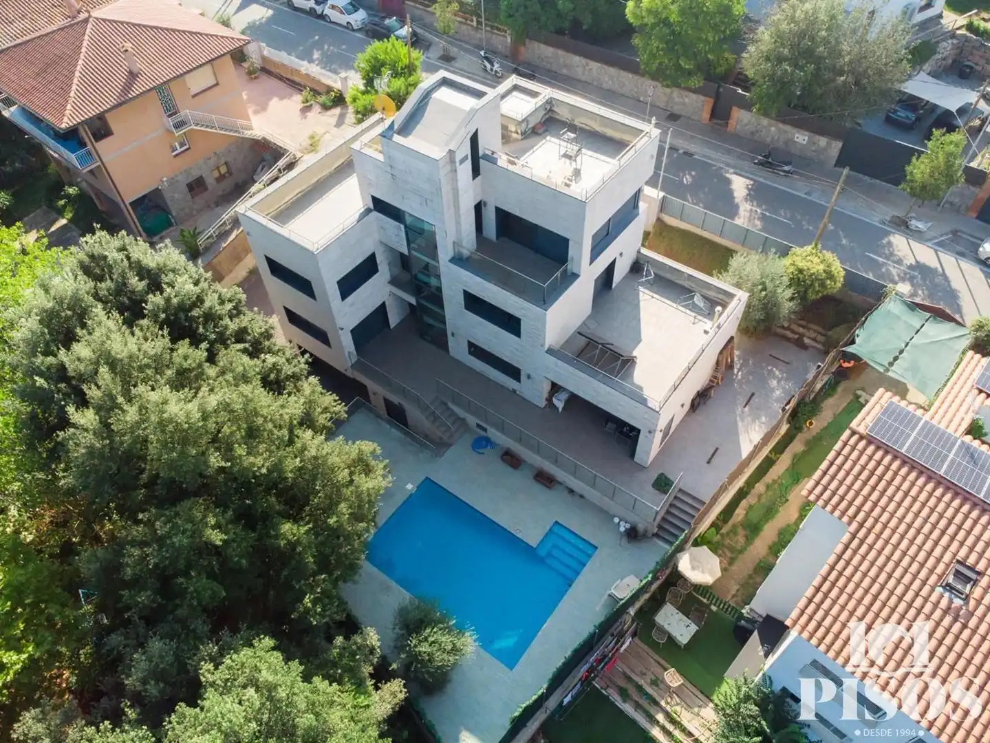 Exterior view of Houses for sale in Sant Cugat del Vallès  with Air Conditioner, Storage room and Swimming Pool