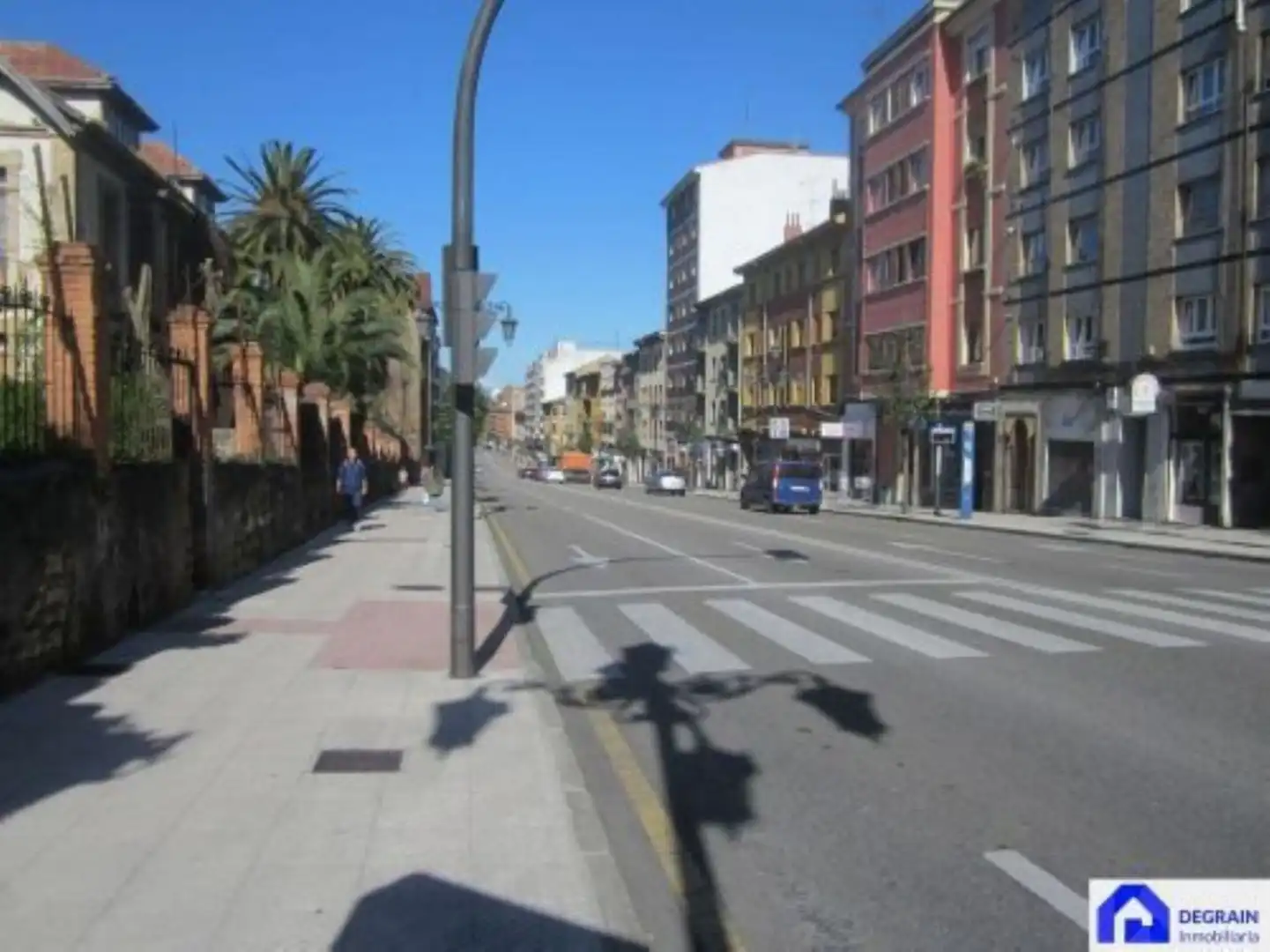 Vista exterior de Local de lloguer en Oviedo 