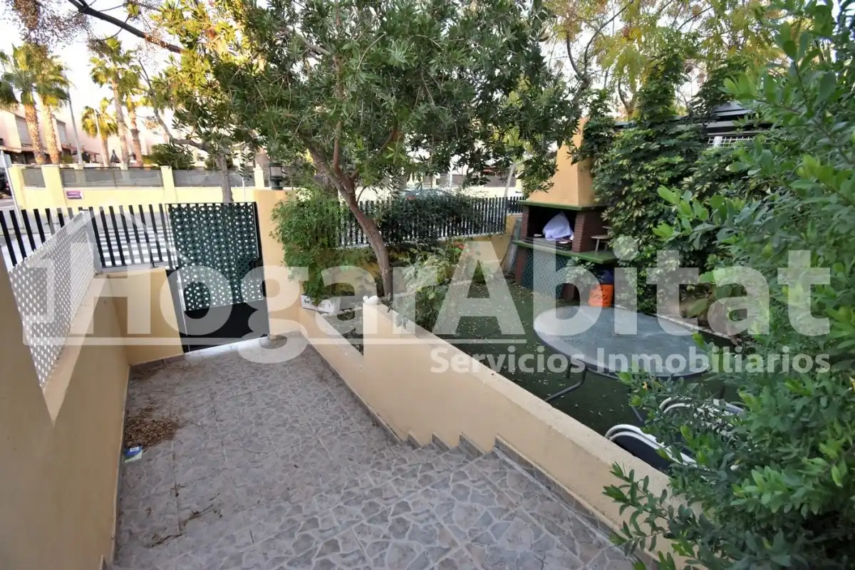 Jardí de Casa adosada en venda en Burriana / Borriana amb Jardí privat, Terrassa i Piscina comunitària