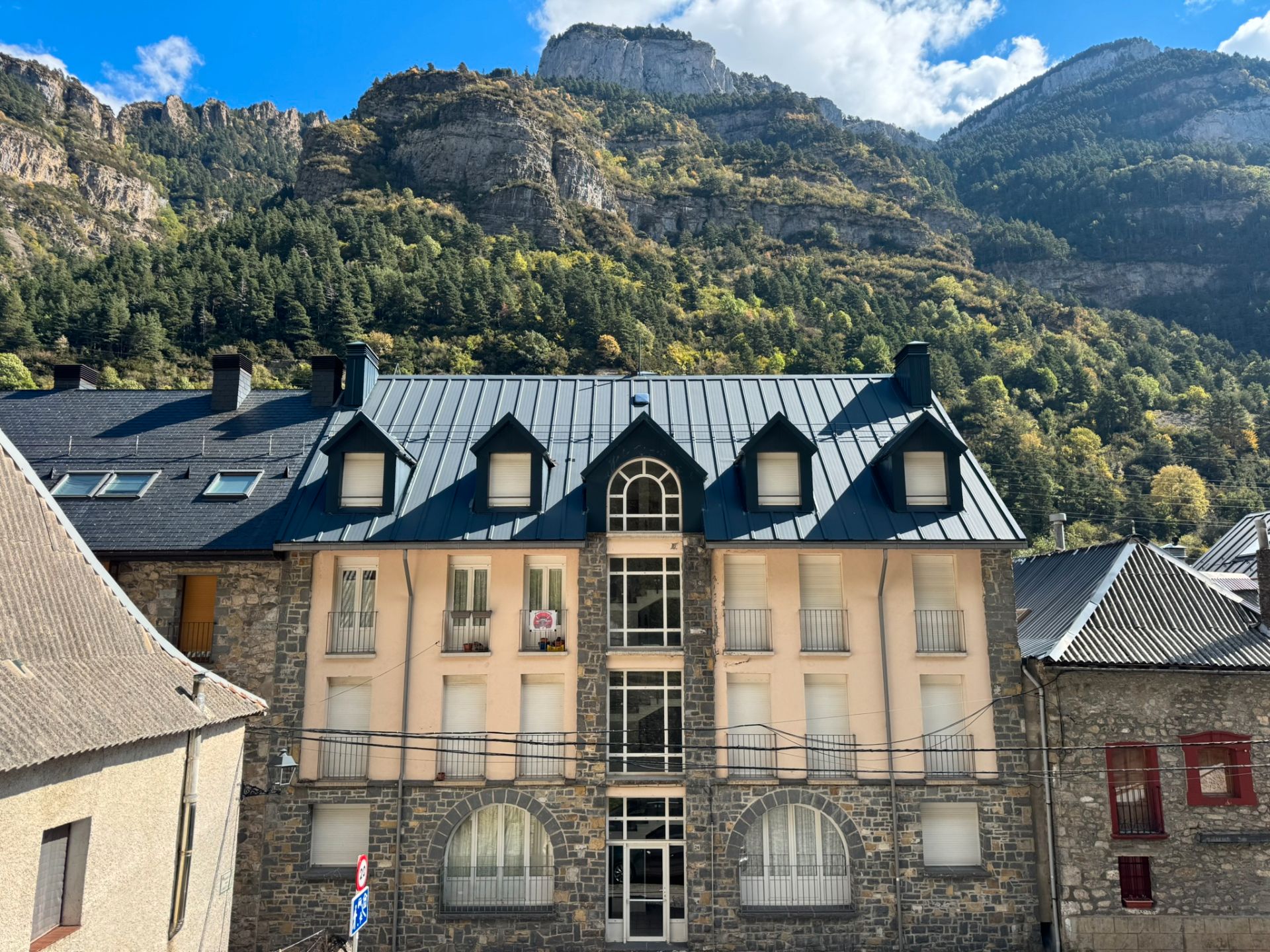 Exterior view of Flat for sale in Canfranc  with Heating, Parquet flooring and Furnished