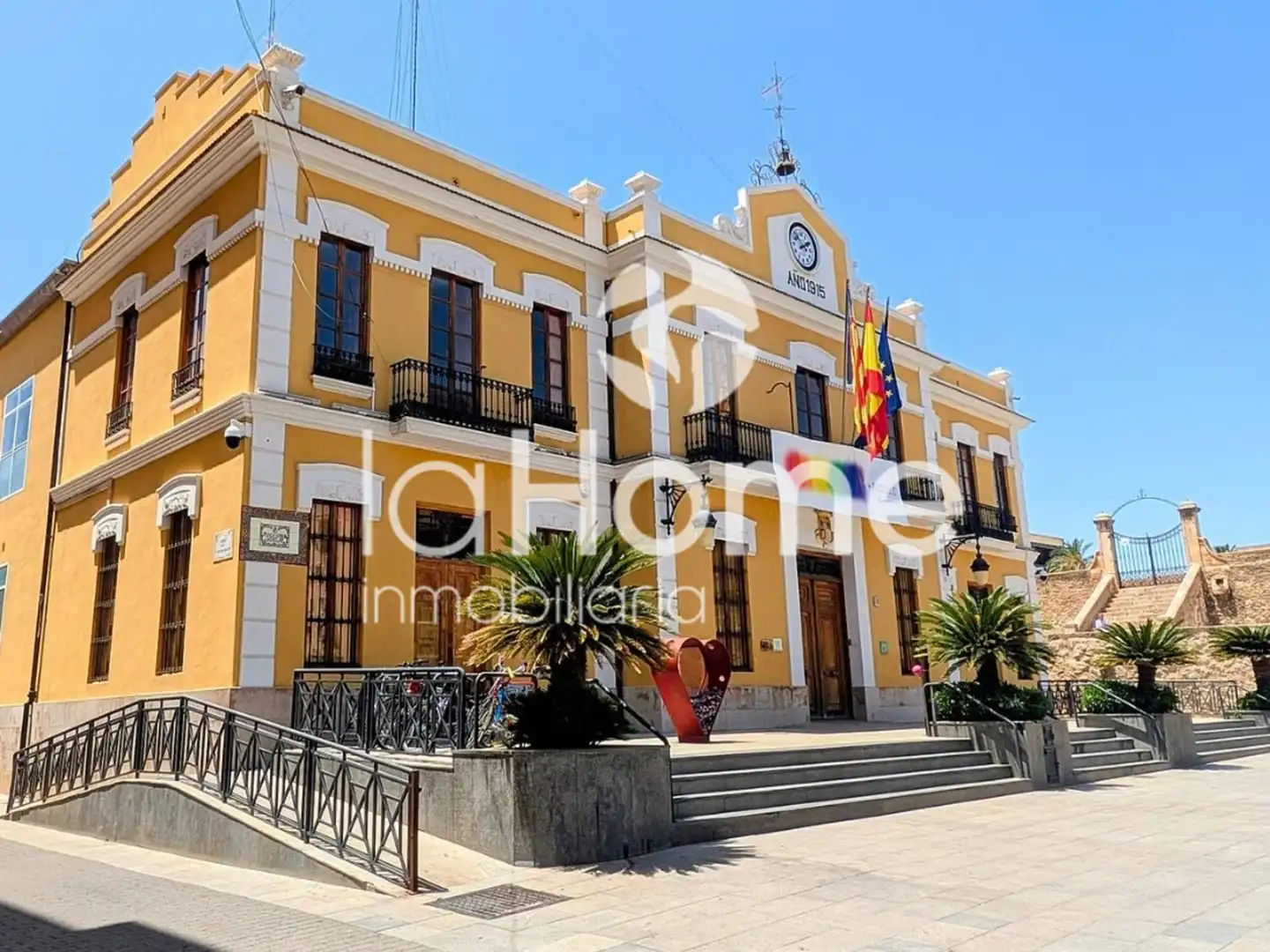 Vista exterior de Casa adosada en venta en Burjassot con Jardín privado, Terraza y Balcón