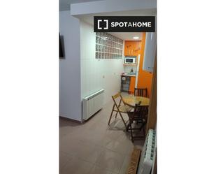 Exterior view of Flat to rent in Coslada  with Air Conditioner and Balcony