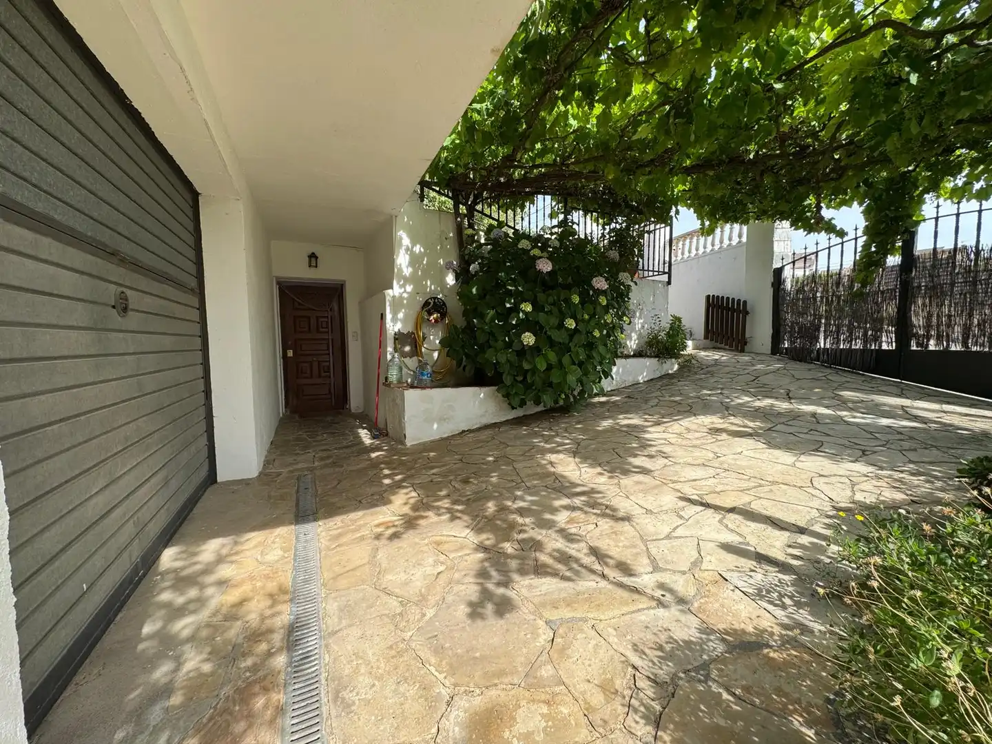 Vista exterior de Casa o chalet en venta en Cervelló con Calefacción, Jardín privado y Terraza
