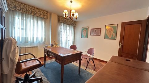 Foto 2 de Piso en venta en Praza Chavián, Bertamirans, Ames