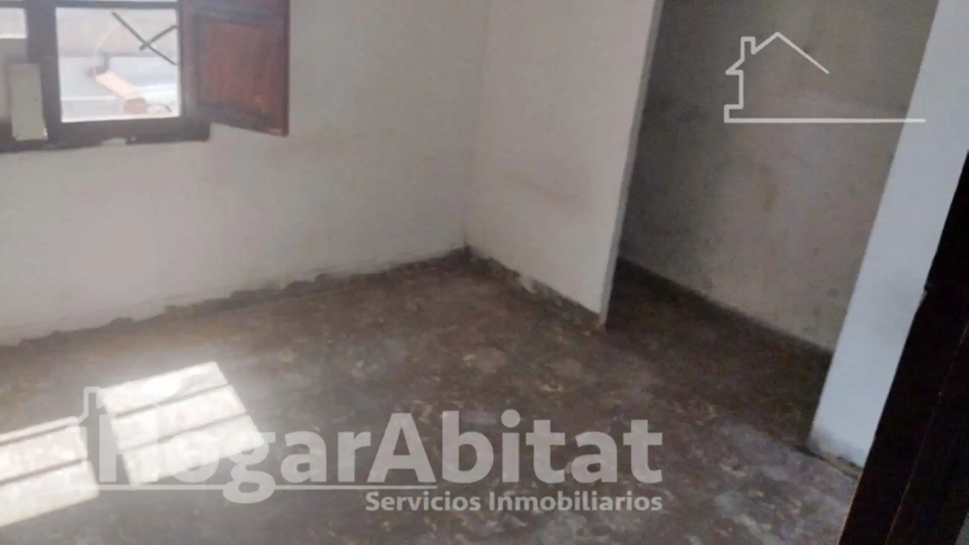 Flat for sale in Carcaixent  with Balcony