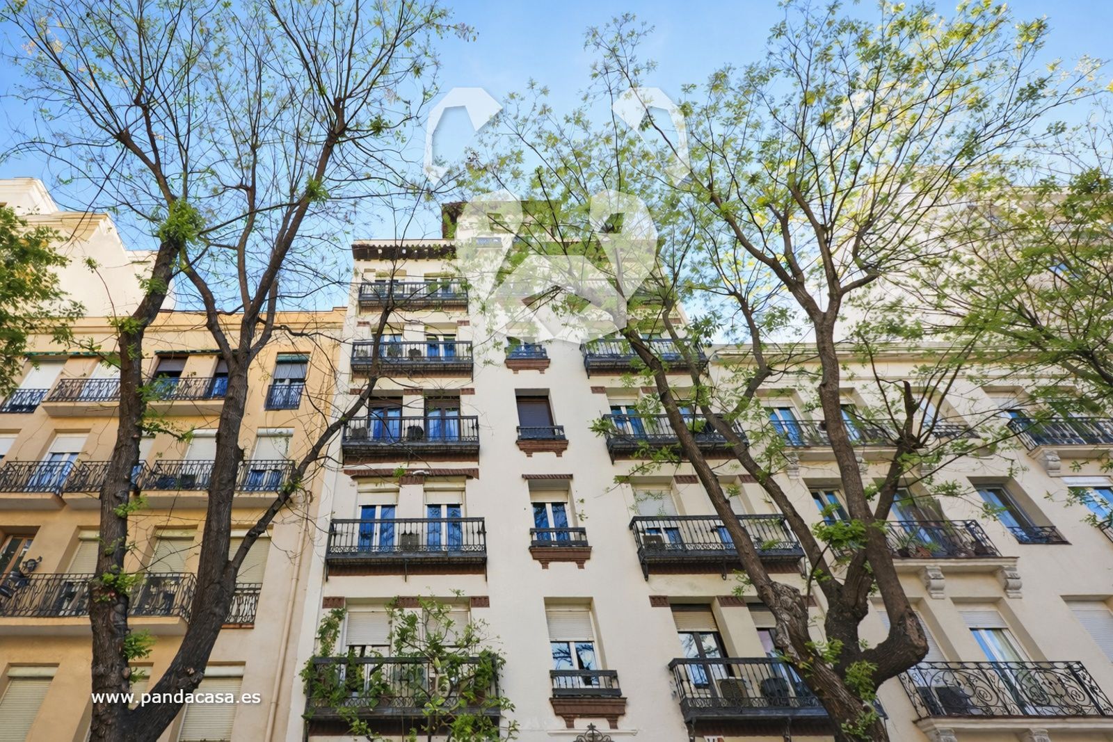 Exterior view of Attic for rent in  Madrid Capital  with Air Conditioner, Heating and Parquet flooring