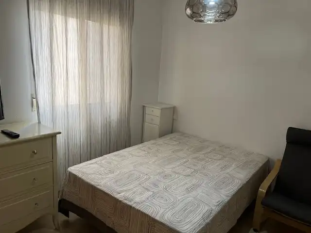Habitación de Apartamento en venta en Guardamar del Segura con Aire acondicionado, Amueblado y Lavadora