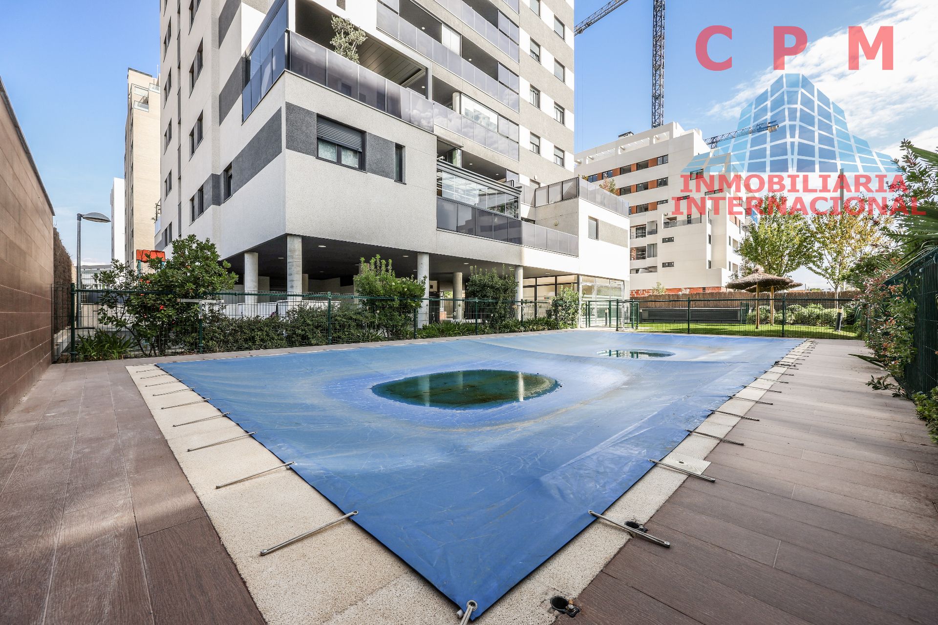 Swimming pool of Duplex to rent in  Madrid Capital  with Air Conditioner, Heating and Parquet flooring