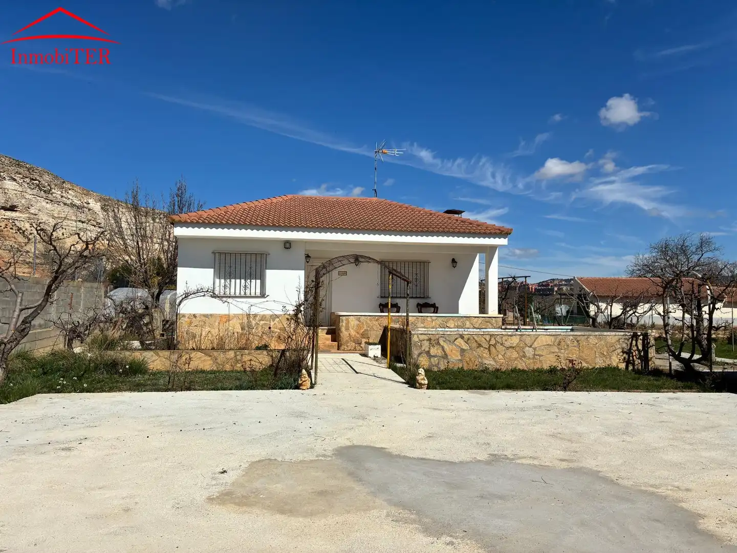 Exterior view of Houses for sale in Teruel  with Private garden and Swimming Pool