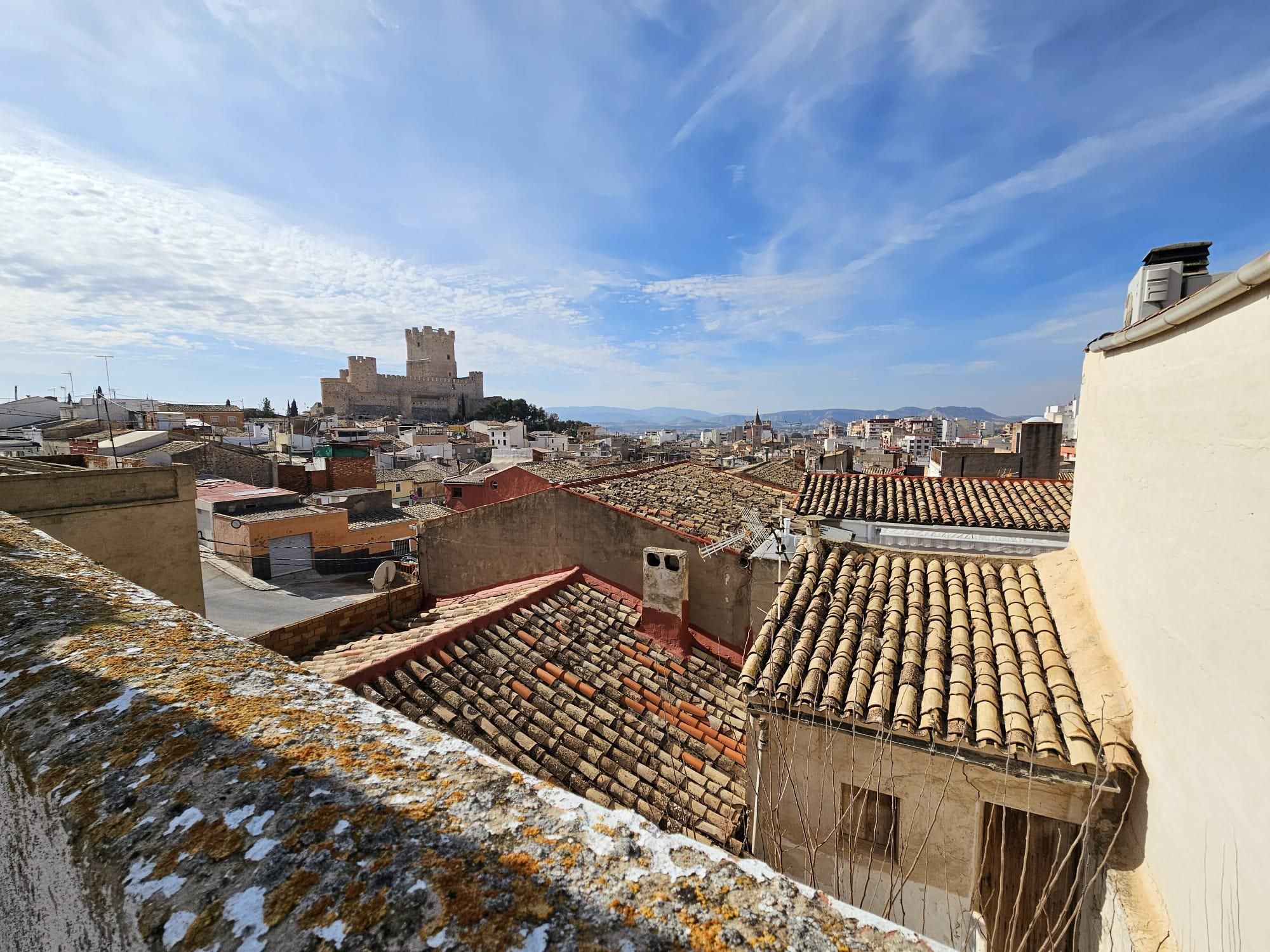 Vista exterior de Casa adosada en venda en Villena amb Terrassa