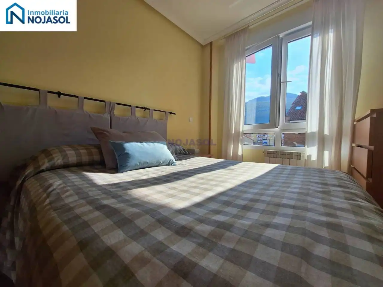 Bedroom of Apartments for sale in Santoña  with Heating, Parquet flooring and Furnished