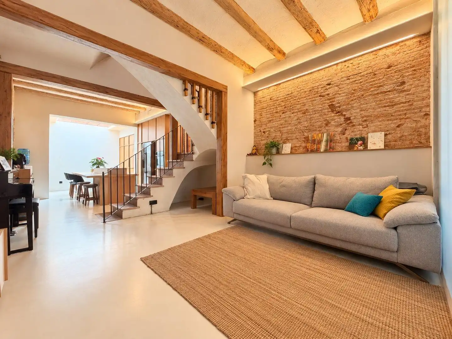 Sala d'estar de Casa o xalet en venda en Terrassa amb Calefacció, Terrassa i Traster