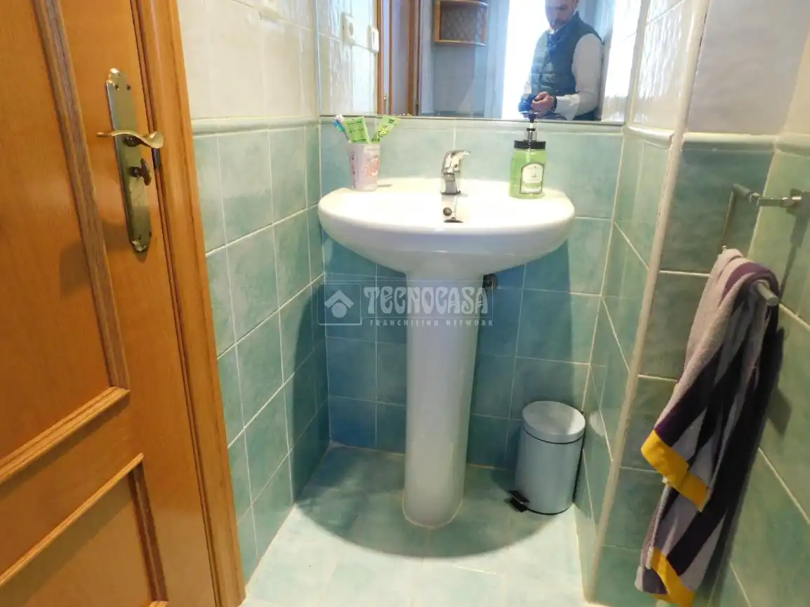 Badezimmer von Einfamilien-Reihenhaus zum Verkauf in Villanueva de Gállego