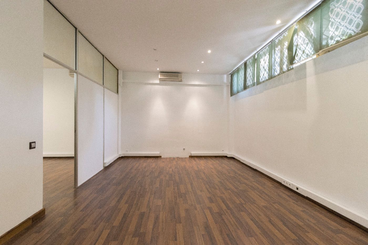 Oficina de alquiler en Gran Via de Carles III, Barri de les Corts, Les Corts