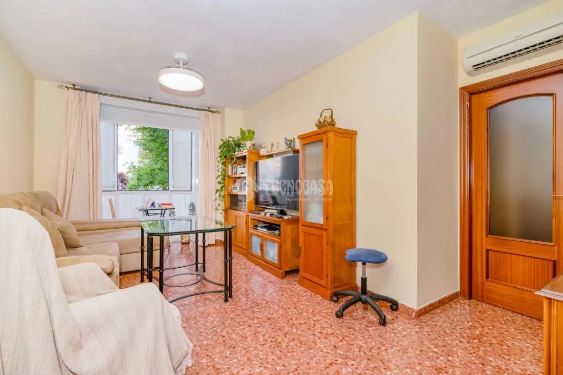 Habitación de Piso en venta en Lucena con Aire acondicionado y Amueblado