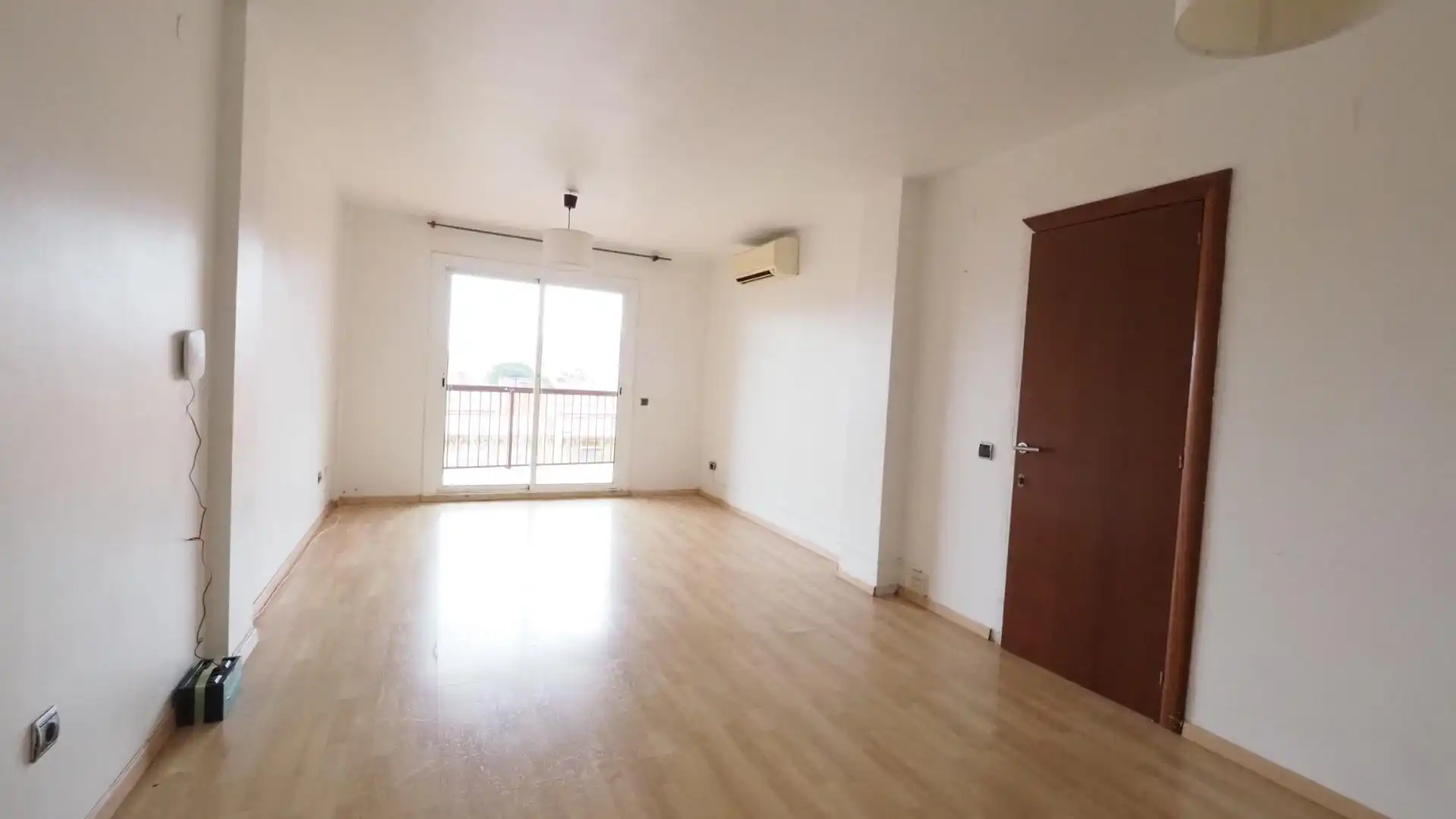 Sala de estar de Piso en venta en El Prat de Llobregat con Parquet