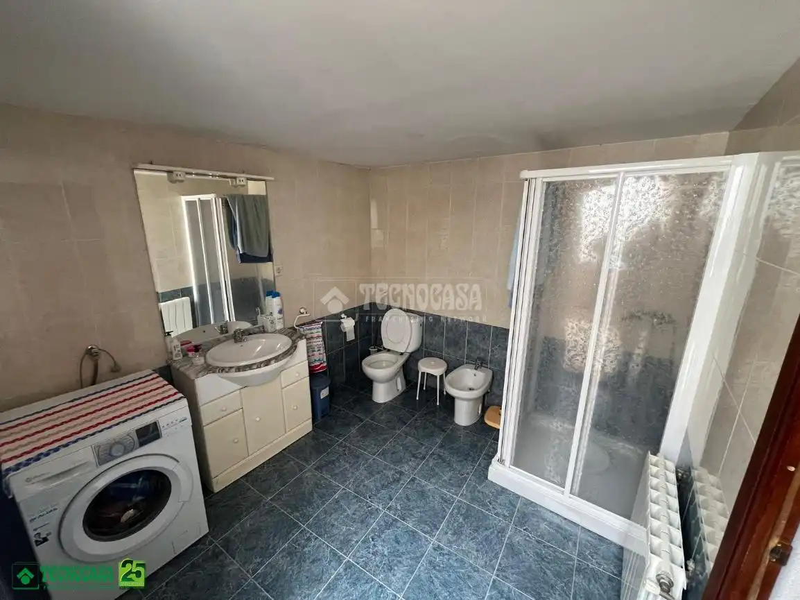 Baño de Casa adosada en venta en Miguelturra con Aire acondicionado y Calefacción