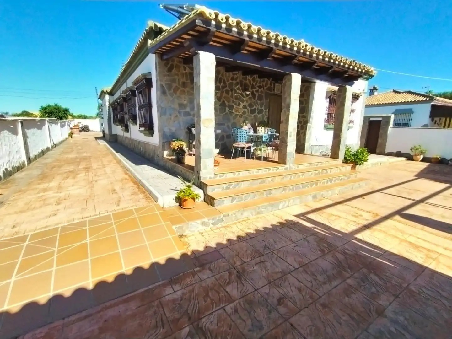 Exterior view of Houses for sale in Chiclana de la Frontera  with Storage room