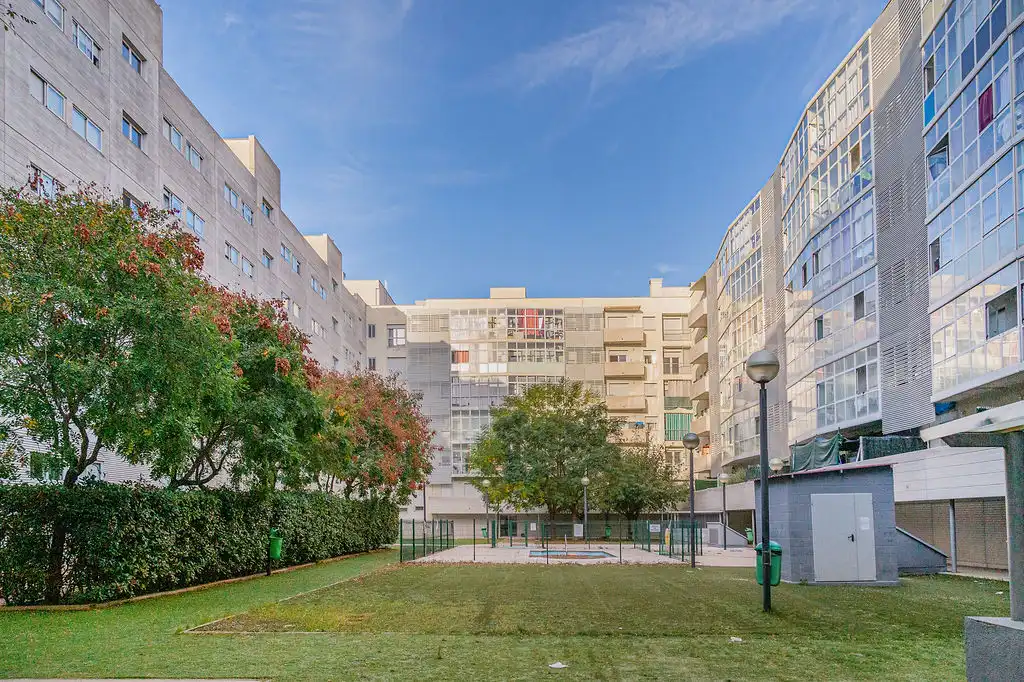 Vista exterior de Garatge en venda en Zaragoza