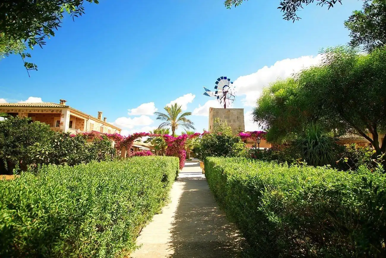 Vista exterior de Edificio en venta en Ses Salines con Piscina comunitaria