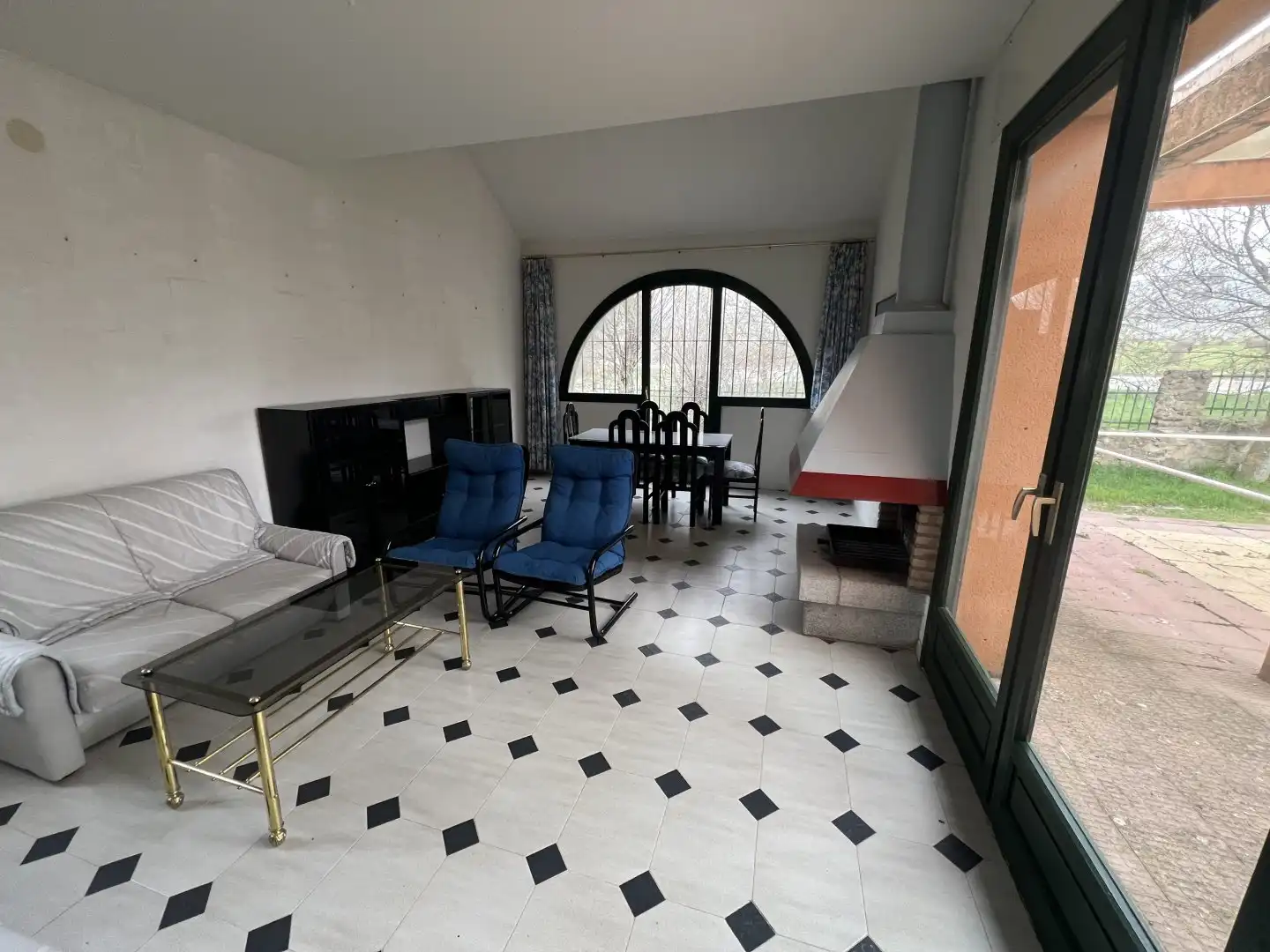 Sala de estar de Casa o chalet en venta en Torrecaballeros con Calefacción, Jardín privado y Piscina
