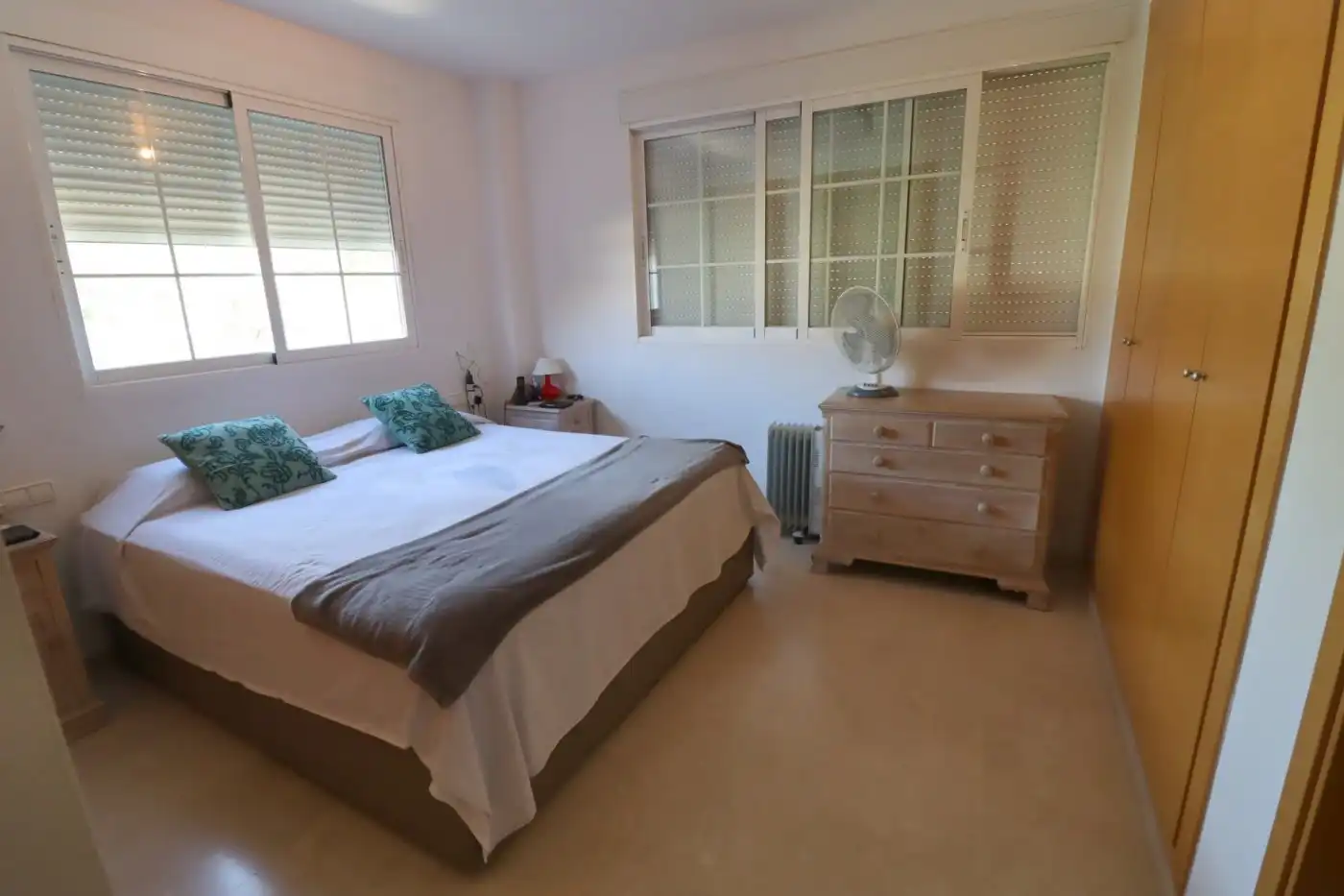 Habitación de Casa adosada en venta en Rocafort con Aire acondicionado, Calefacción y Jardín privado