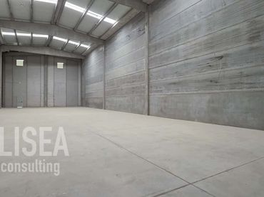 Nau industrial de lloguer a Carrer de la Premsa 18
