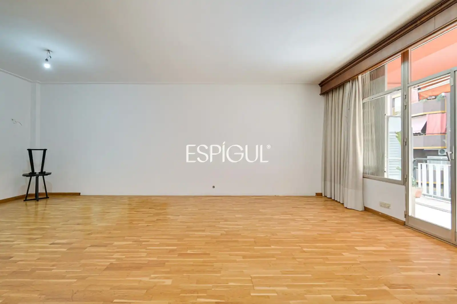 Sala de estar de Piso en venta en Barcelona con Calefacción, Parquet y Terraza