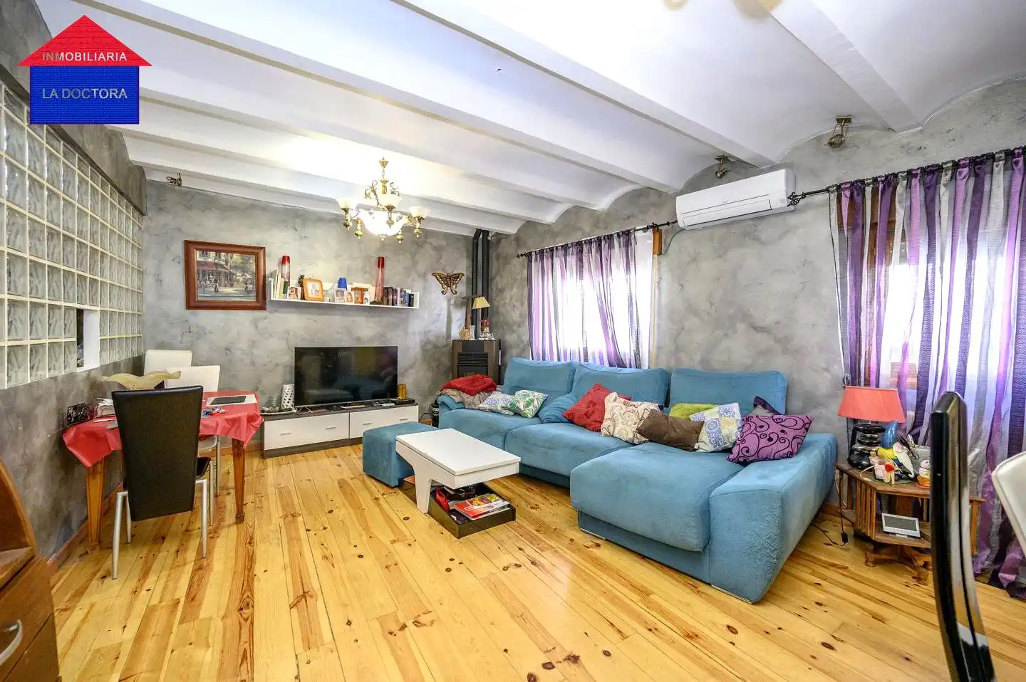 Sala d'estar de Casa adosada en venda en Navalcarnero amb Aire condicionat i Calefacció