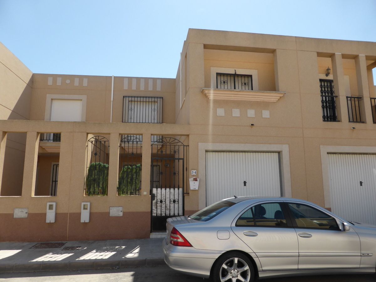 Vista exterior de Piso en venta en Níjar