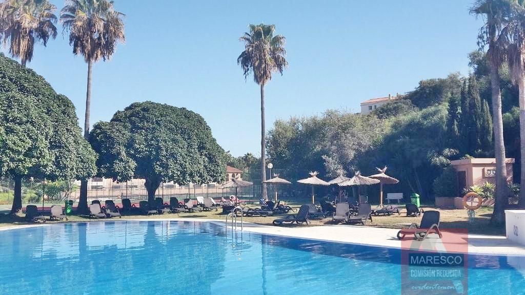 Piscina de Apartament en venda en Mijas amb Aire condicionat, Terrassa i Traster