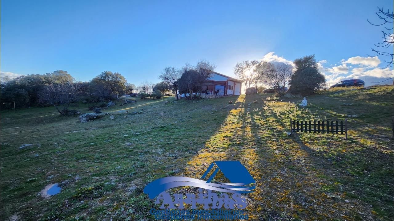 Country house for sale in Almorox  with Air Conditioner, Heating and Private garden