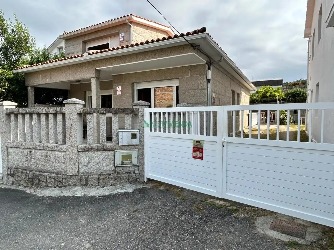 Vista exterior de Casa o chalet en venta en Sanxenxo con Calefacción y Jardín privado