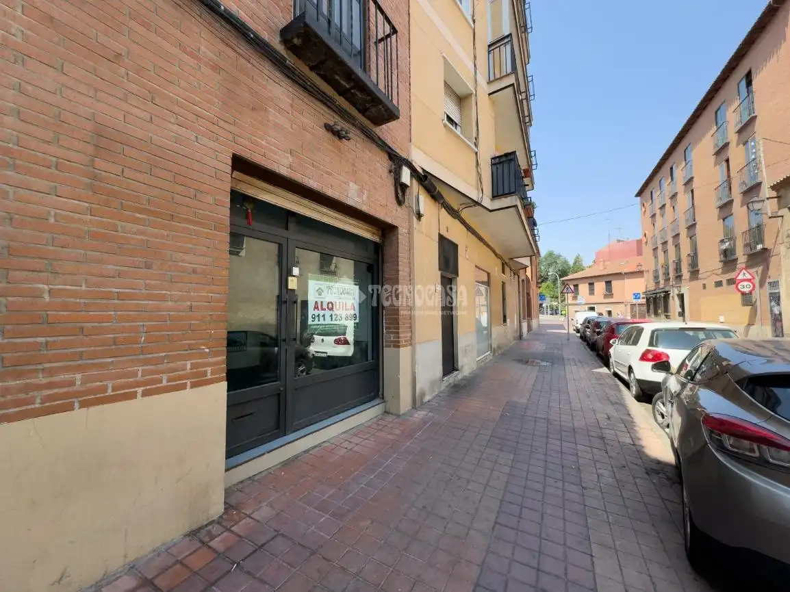 Außenansicht von Gebäude zur Miete in Alcalá de Henares