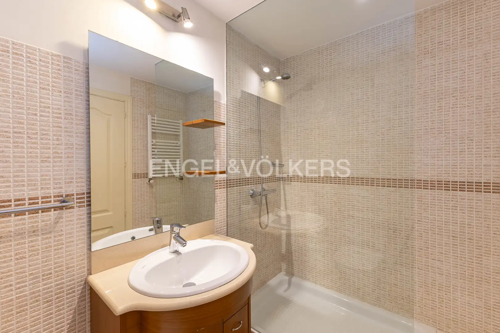 Bathroom of Detached homes for sale in Madrid  with Air Conditioner, Heating and Private garden