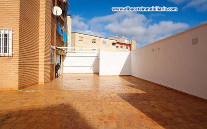 Außenansicht von Dachboden zum verkauf in  Albacete Capital mit Klimaanlage, Heizung und Terrasse