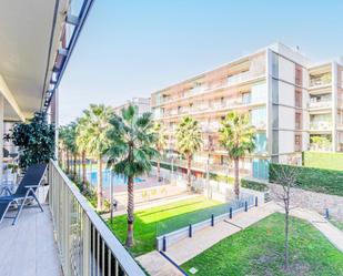 Exterior view of Flat for sale in Sant Cugat del Vallès  with Air Conditioner, Terrace and Balcony