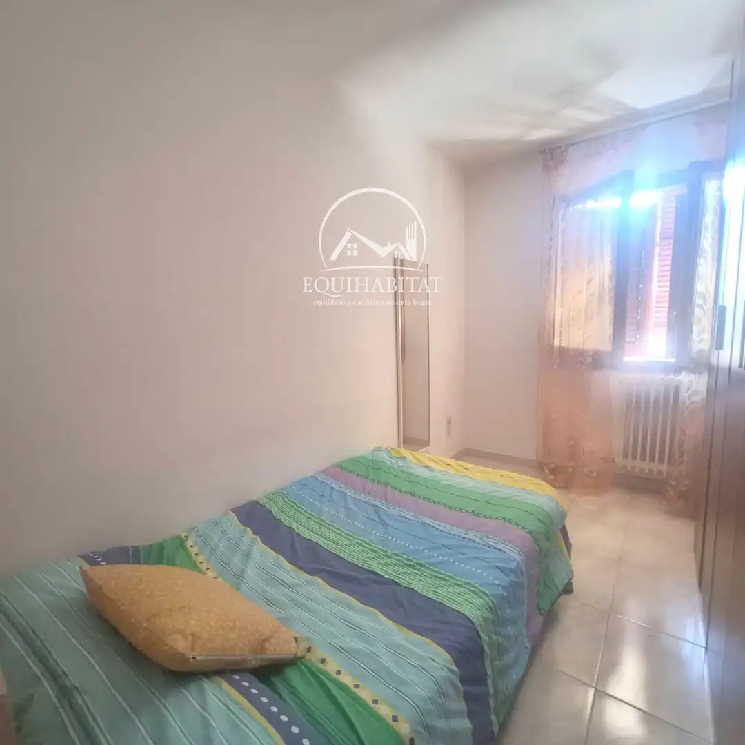 Habitación de Piso de alquiler en Lleida con Aire acondicionado, Terraza y Amueblado