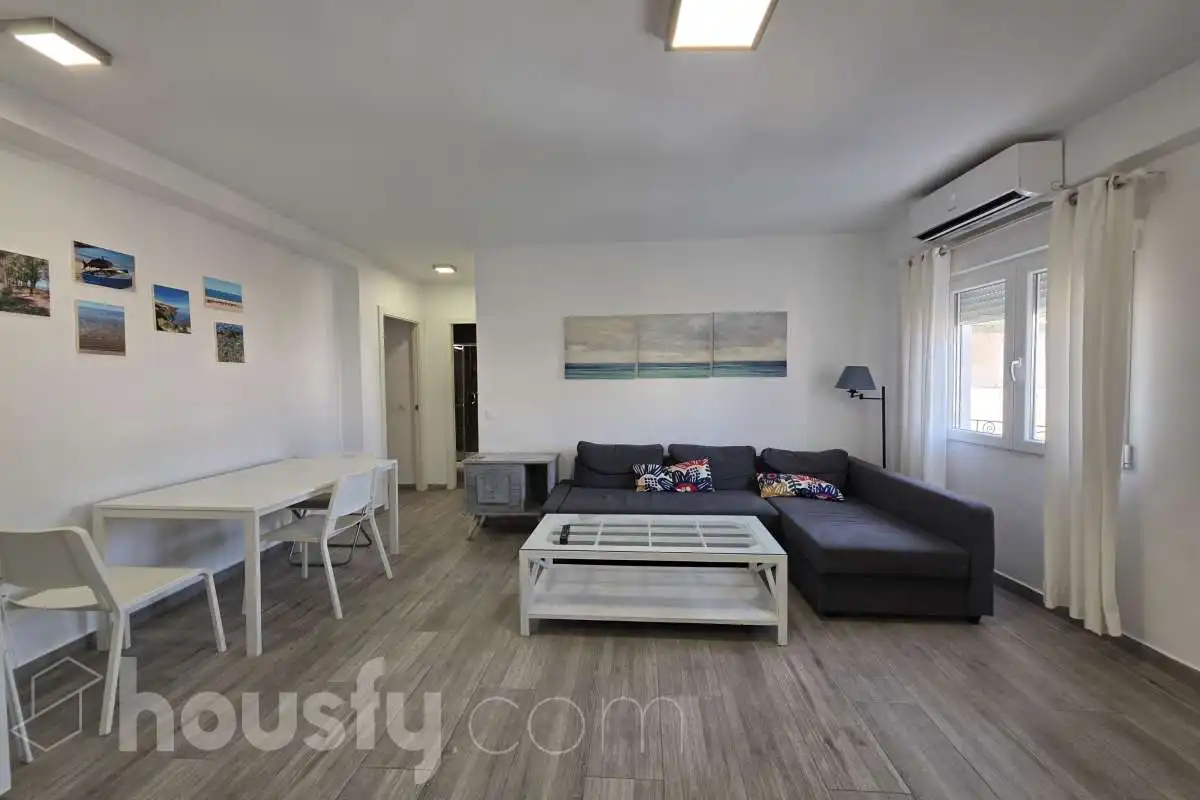 Living room of Flat for rent in Málaga  with Air Conditioner, Parquet flooring and Furnished