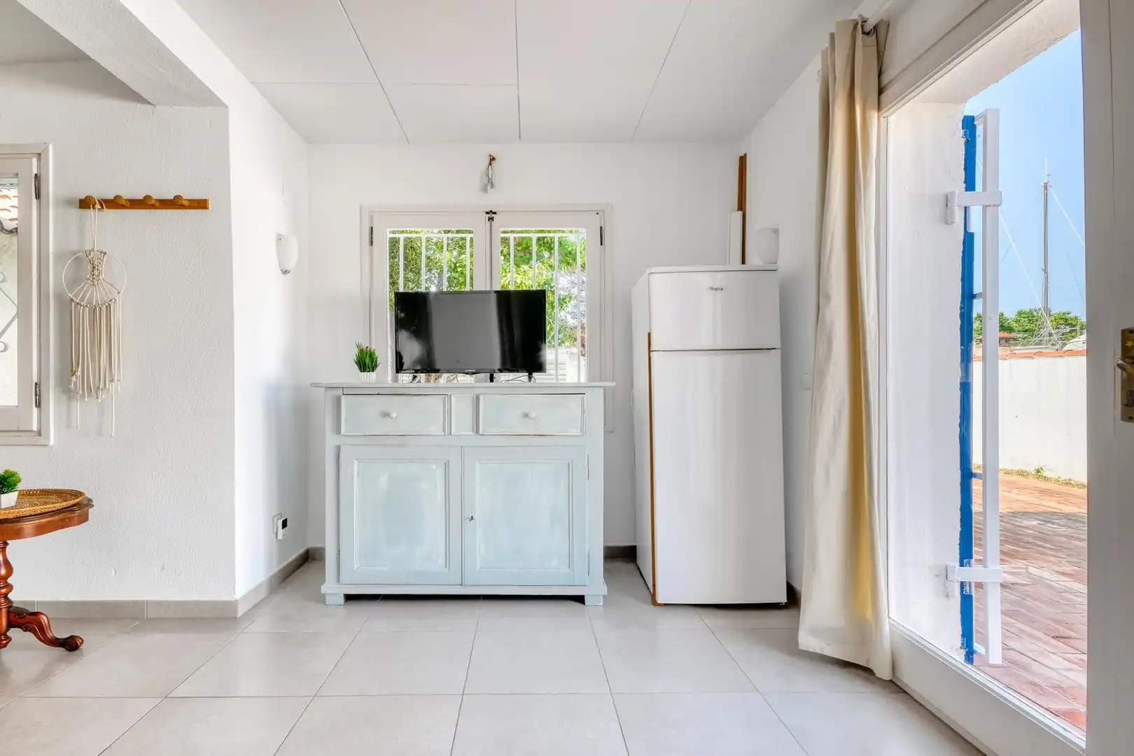 Cuina de Casa o xalet en venda en Roses amb Jardí privat, Terrassa i Forn