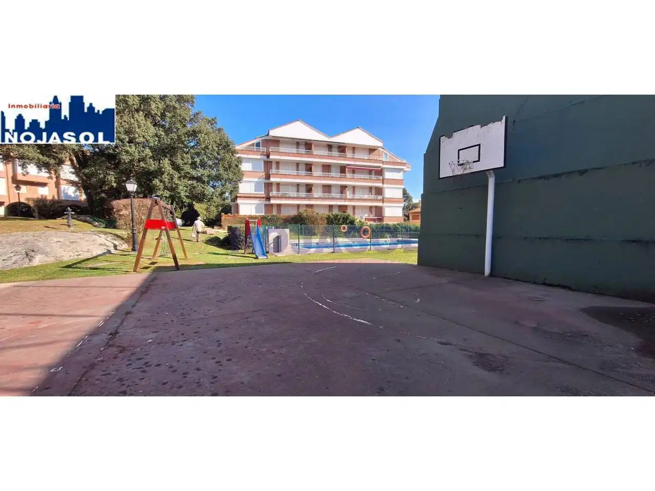 Piscina de Pis de lloguer en Noja amb Calefacció, Terrassa i Moblat