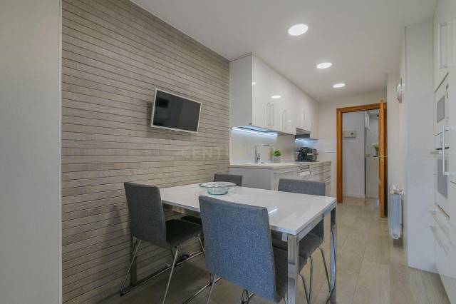 Piso en Venta en Rambla Josep Maria Jujol, Sant Joan Despí, Spain, -1 en Eixample