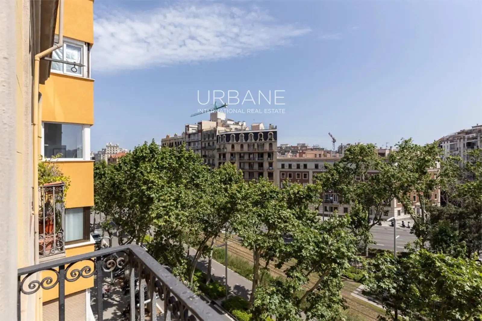 Außenansicht von Dachboden zum Verkauf in Barcelona mit Klimaanlage, Heizung und Terrasse